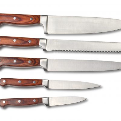 the differences between Japanese knives and western knives are based on the differences of physical types.